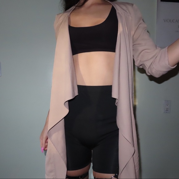 ( SOLD ❗️) Miss London Cream Blazer - Picture 3 of 5